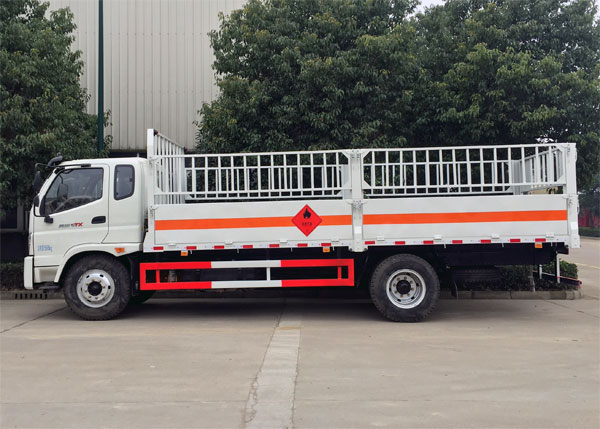 福田奧鈴6.2米10.1噸氣瓶運(yùn)輸車(chē)