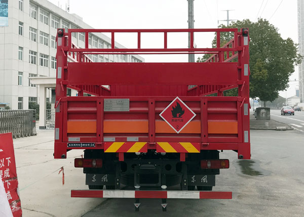 東風(fēng)天錦6.2米9.45噸氣瓶運輸車