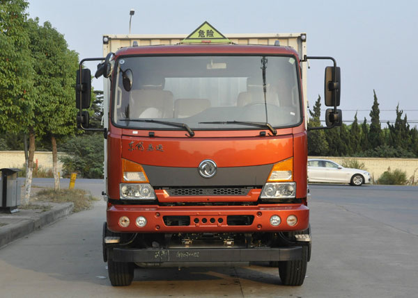 東風(fēng)嘉運(yùn)9.6米15.7噸氣瓶運(yùn)輸車(chē)